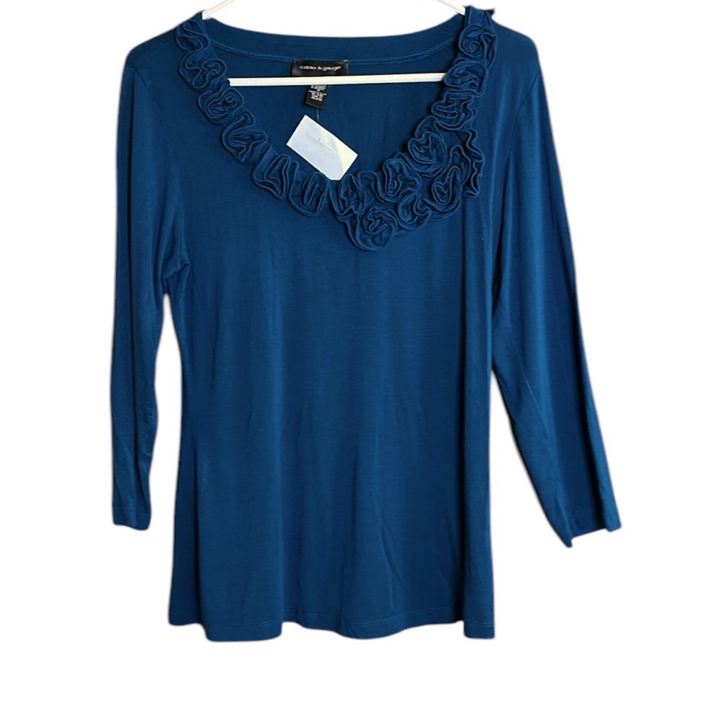 Cable & Gauge Teal Green/Blue Pullover 3/3 Sleeve Top with Rosettes at the Front